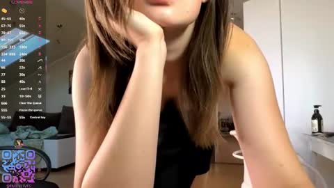Emily online show from July 5, 4:45 pm