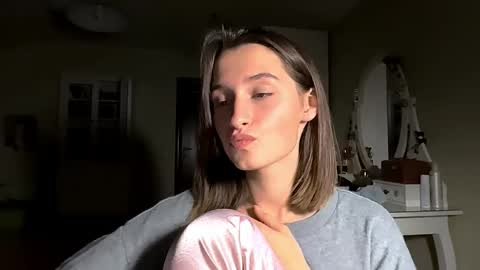 Emily online show from October 5, 4:23 pm