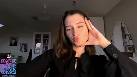 Emily online show from October 26, 2:12 pm