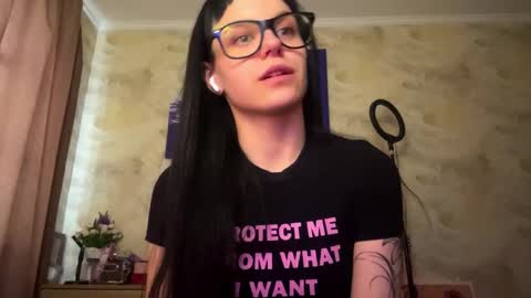 Alice online show from April 26, 12:25 pm