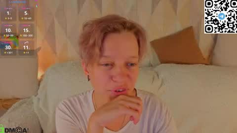 michelle_blond online show from August 3, 1:09 am