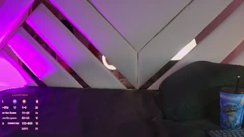 michelle_cutee_ online show from June 18, 8:14 pm