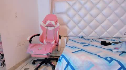 michelleblair1 online show from June 7, 2:13 pm