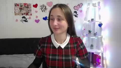 Snapshot of michellee11 chatting on January 21, 12:18 pm Michel online show from January 21, 12:18 pm