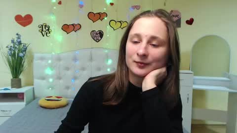 Snapshot of michellee11 chatting on February 18, 12:17 pm Michel online show from February 18, 12:17 pm