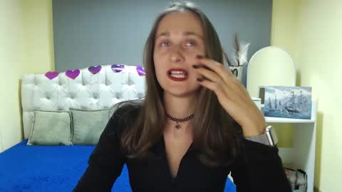 Snapshot of michellee11 chatting on September 25, 11:20 am Michel online show from September 25, 11:20 am