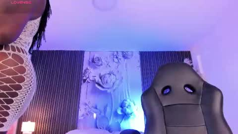 michellepreston_ online show from June 20, 12:09 pm