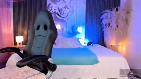 michellepreston_ online show from July 5, 12:00 pm