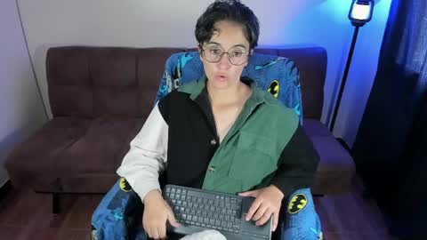 Blue online show from April 30, 5:40 pm