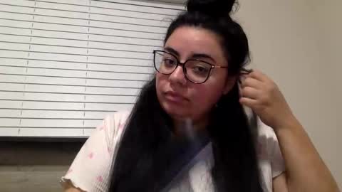 Snapshot of midnightbruja111 chatting on October 19, 3:19 am midnightbruja111 online show from October 19, 3:19 am