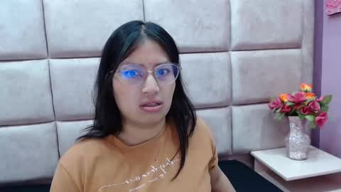 Snapshot of miha_smith chatting on December 6, 2:35 am Miha online show from December 6, 2:35 am