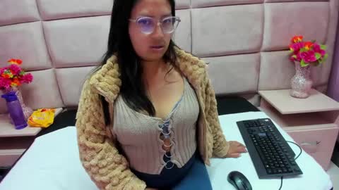 Snapshot of miha_smith chatting on September 16, 3:03 am Miha online show from September 16, 3:03 am