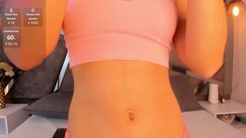 Mia  online show from December 18, 12:10 pm