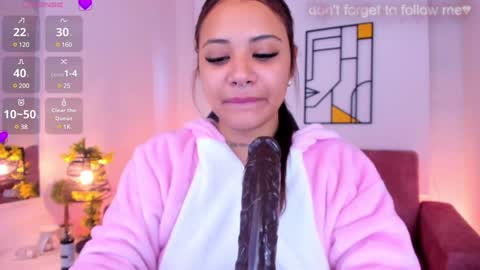 Snapshot of miiaa7_ chatting on January 14, 10:02 pm Ma is my name I invite you to check out my wish list for my birthday online show from January 14, 10:02 pm