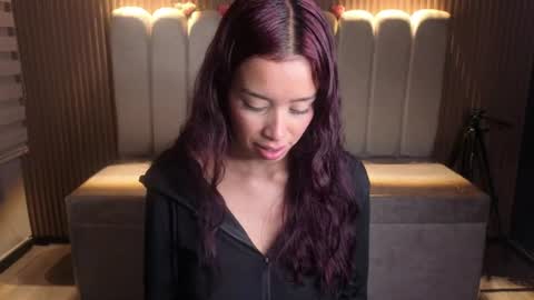 miiaa_evans1 online show from June 25, 2:29 pm