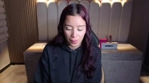 miiaa_evans1 online show from July 27, 1:41 pm