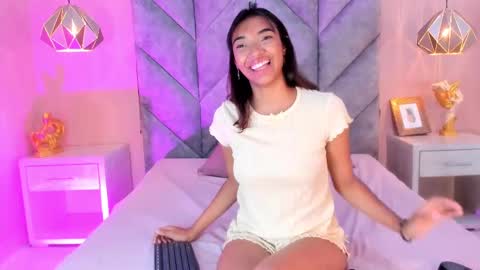 Snapshot of miiaa_spencer chatting on October 13, 12:08 pm Miia online show from October 13, 12:08 pm