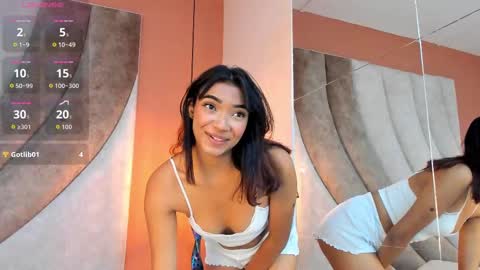 Snapshot of miiaa_spencer chatting on October 2, 11:48 am Miia online show from October 2, 11:48 am