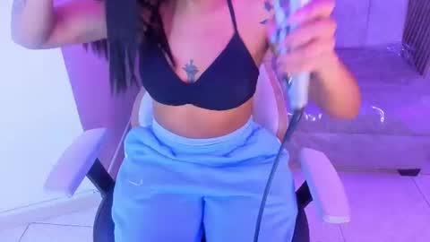 miiaboss online show from July 29, 11:32 am