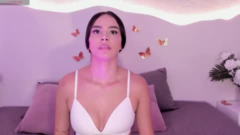 Mia Palmer  online show from March 19, 8:57 pm