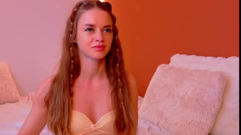 Amira online show from December 18, 11:04 am