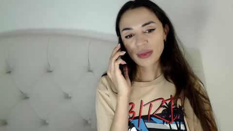 Mika online show from November 18, 7:37 pm