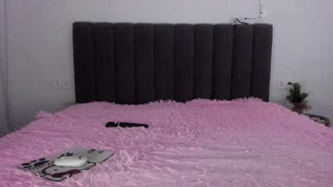 Mika online show from December 30, 9:40 pm