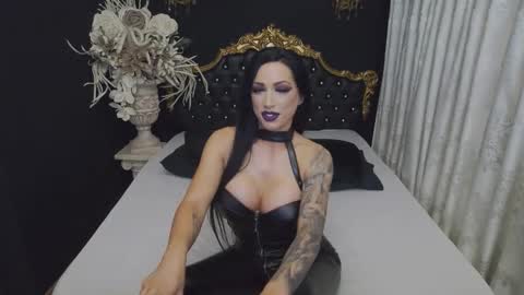 Snapshot of mikaelajensen chatting on September 20, 3:27 am Mikaela online show from September 20, 3:27 am