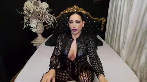 Snapshot of mikaelajensen chatting on January 27, 4:20 am Mikaela online show from January 27, 4:20 am