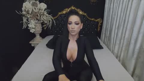 Snapshot of mikaelajensen chatting on October 13, 4:04 am Mikaela online show from October 13, 4:04 am