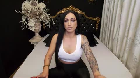 Snapshot of mikaelajensen chatting on December 22, 4:06 am Mikaela online show from December 22, 4:06 am