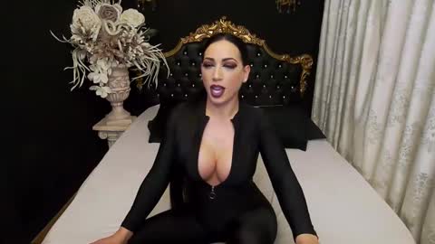 Snapshot of mikaelajensen chatting on January 6, 3:53 am Mikaela online show from January 6, 3:53 am