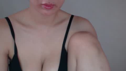 Snapshot of mikahdos chatting on October 16, 8:39 am SORAYA online show from October 16, 8:39 am