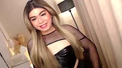 Theresa Luna online show from October 19, 6:10 pm