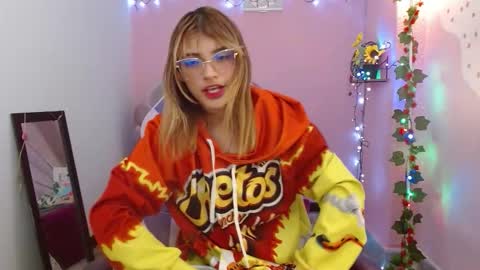 Mikka 3 online show from January 10, 1:38 pm