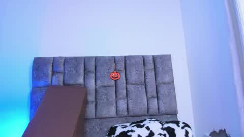 mila  online show from November 1, 11:20 pm