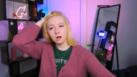 mila_glow online show from January 6, 7:39 pm