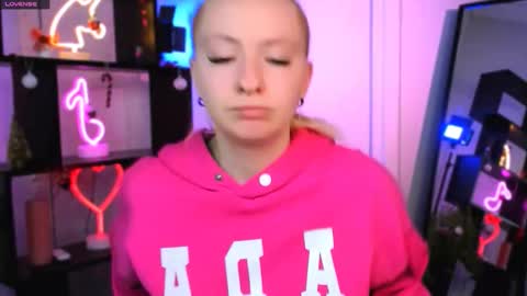 mila_glow online show from January 8, 9:19 pm