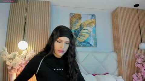 mila_hank online show from May 3, 12:30 pm