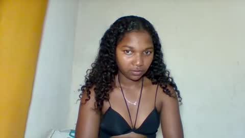 mila_lunah online show from May 1, 1:42 am