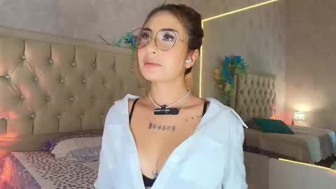 Snapshot of mila_smirnovavk chatting on October 9, 4:38 am MILA online show from October 9, 4:38 am