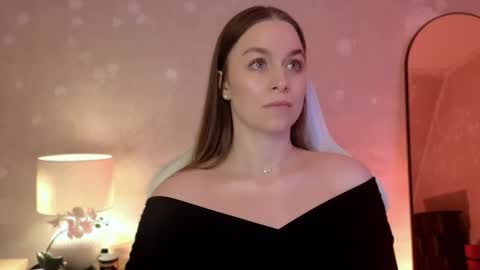 Mila Fleur online show from November 4, 3:17 pm