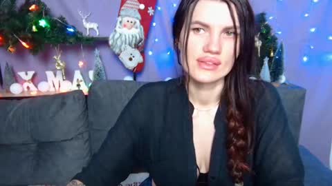 Milaloona online show from December 7, 5:31 pm