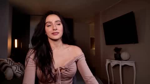 milana online show from December 17, 11:42 pm