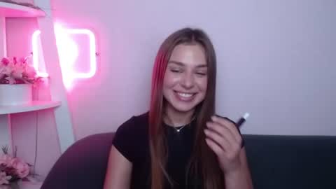 milanaangelas online show from August 3, 7:41 pm