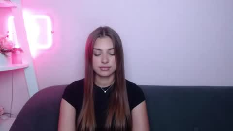 milanaangelas online show from July 10, 5:19 am