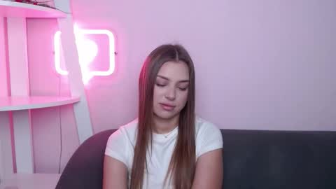 milanaangelas online show from February 13, 6:04 am