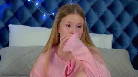 MilanaBalmain online show from December 17, 6:23 pm