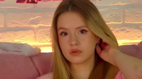 MilanaBalmain online show from November 4, 4:28 am