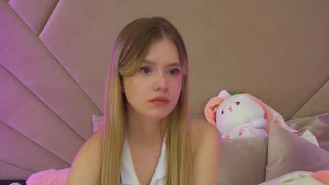 MilanaBalmain online show from November 12, 4:16 pm